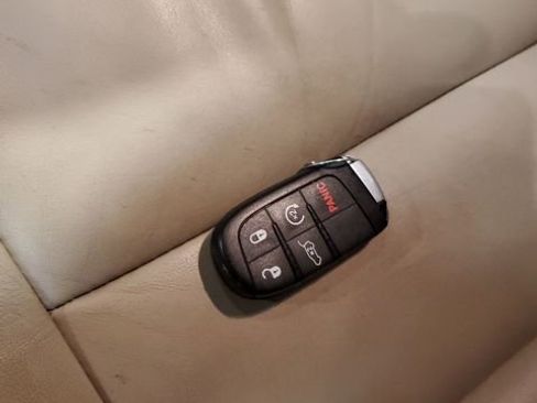 Used 2018 Jeep Grand Cherokee Limited w/ Trailer Tow Group IV image 30