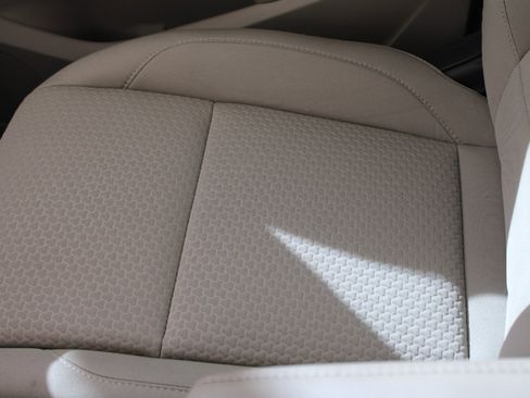 Used 2017 Ford Escape SE w/ Equipment Group 201A image 19