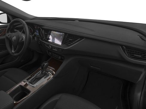 Used 2018 Buick Regal Preferred FWD image 10