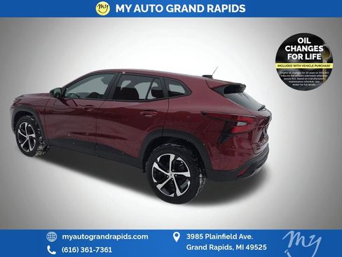 Used 2024 Chevrolet Trax RS image 5