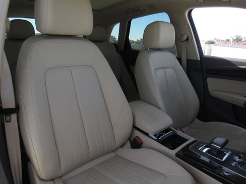 Used 2018 Audi Q5 2.0T Premium Plus w/ Premium Plus Package image 11