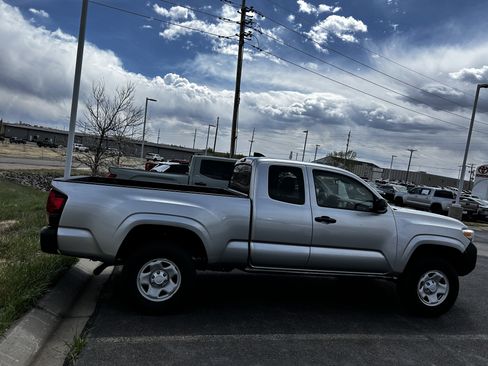 Certified 2023 Toyota Tacoma SR AWD/4WD image 5