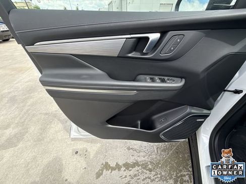 Used 2025 Buick Enclave Preferred w/ Super Cruise Package FWD image 13