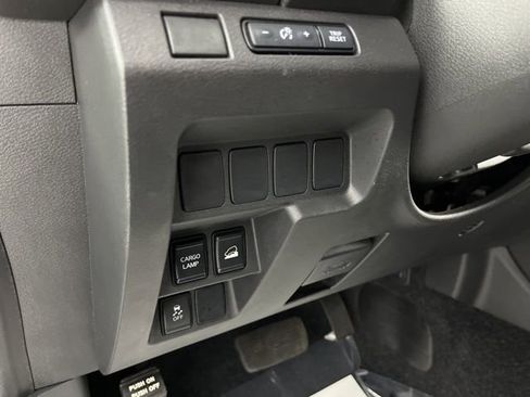 Used 2024 Nissan Frontier S AWD/4WD image 30