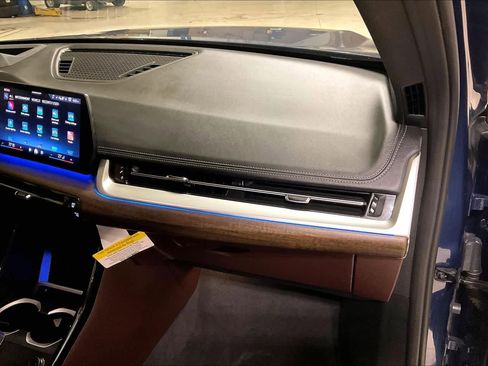 Certified 2025 BMW X1 xDrive28i w/ Premium Package image 17