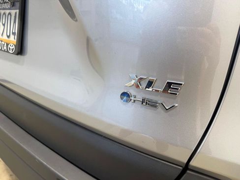 Used 2025 Toyota RAV4 XLE AWD/4WD image 15