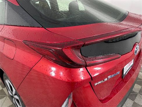 Used 2018 Toyota Prius Prime Plus image 17