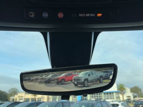 Used 2022 Chevrolet Silverado 3500 High Country image 36