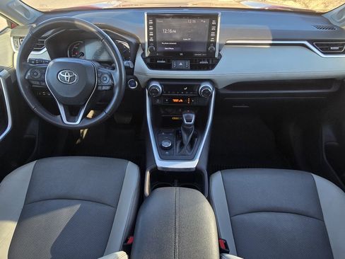 Used 2022 Toyota RAV4 Limited image 26