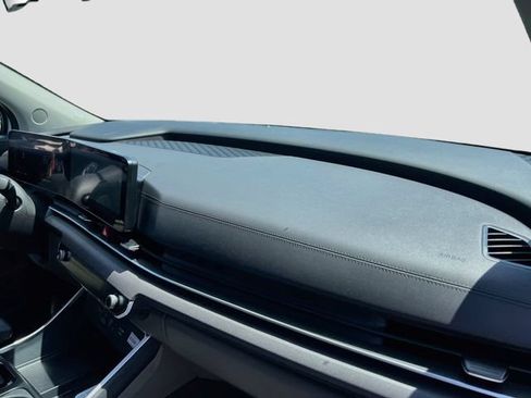 New 2026 Kia Carnival EX FWD image 31