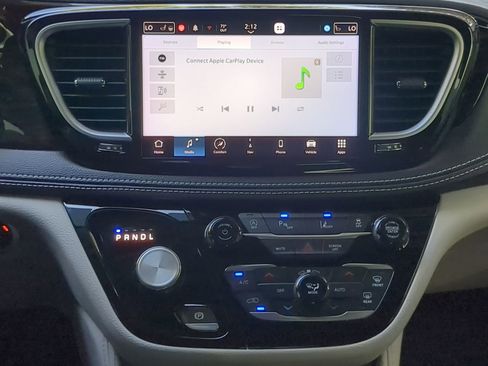 Used 2024 Chrysler Pacifica Limited w/ Trailer Tow Group image 15