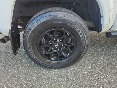 Used 2022 Toyota Tacoma SR5 image 6