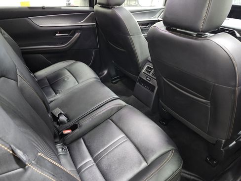 Used 2024 MAZDA CX-90 3.3 Turbo w/ Preferred Package AWD/4WD image 13