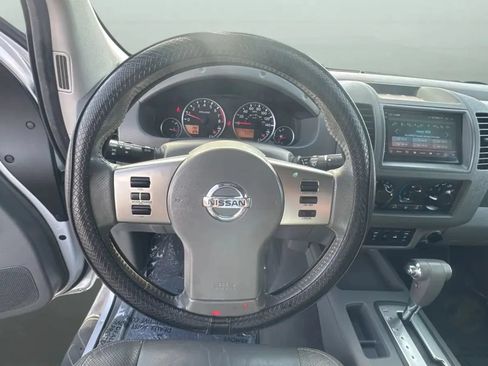 Used 2006 Nissan Frontier LE w/ (X01) Leather Pkg AWD/4WD image 21