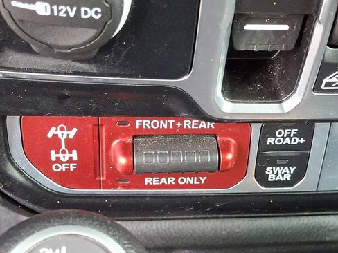 Used 2024 Jeep Wrangler Unlimited Rubicon 4xe AWD/4WD image 23