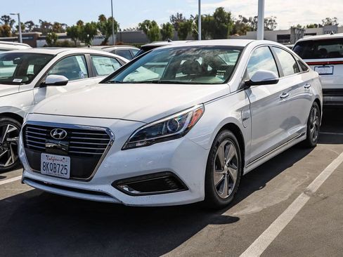 Used 2017 Hyundai Sonata Limited FWD image 3
