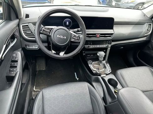 Used 2025 Kia Seltos EX w/ EX Sunroof Package FWD image 10