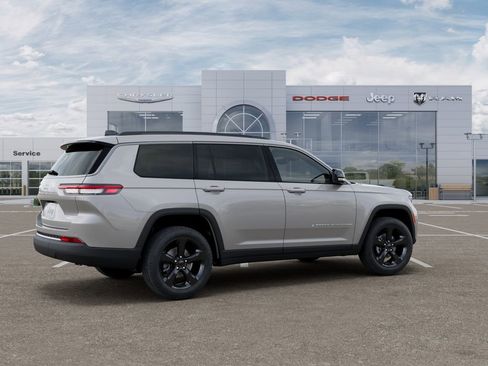 New 2026 Jeep Grand Cherokee L Limited AWD/4WD image 4