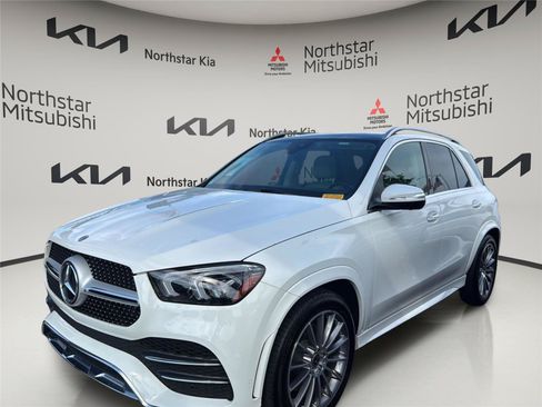 Used 2021 Mercedes-Benz GLE 450 4MATIC w/ AMG Line Exterior image 2