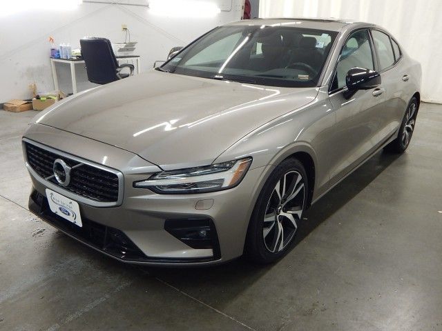 Used 2019 Volvo S60 T6 R-Design AWD/4WD image 2