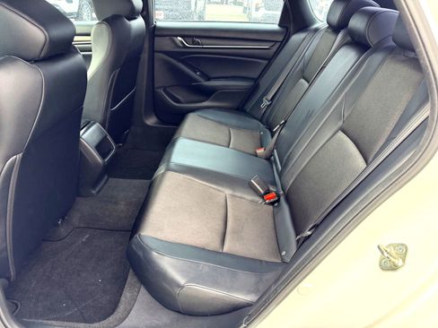 Used 2018 Honda Accord Sport image 18