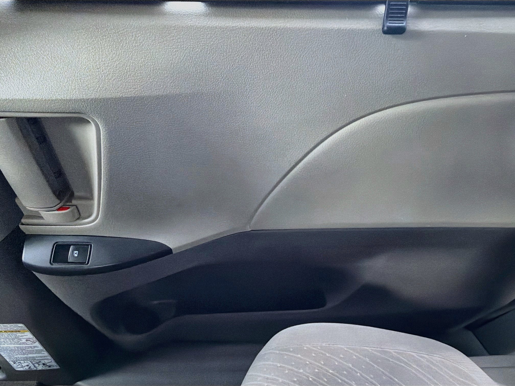 Used 2018 Toyota Sienna LE AWD/4WD image 30