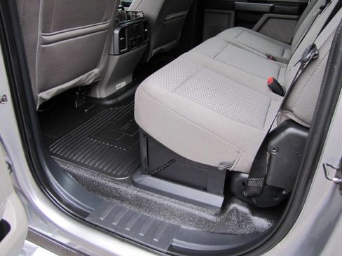 Used 2022 Ford F350 XLT w/ XLT Premium Package image 17