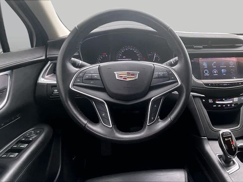 Used 2017 Cadillac XT5 Luxury FWD image 5