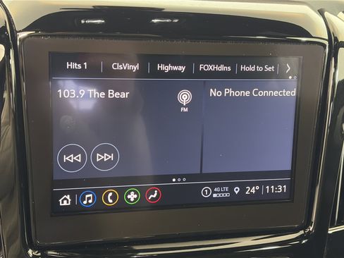 Used 2023 Chevrolet Traverse LT image 20