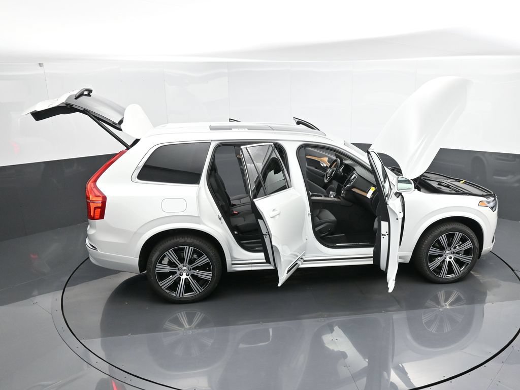 Certified 2025 Volvo XC90 T8 Core w/ Protection Package Premier AWD/4WD image 57