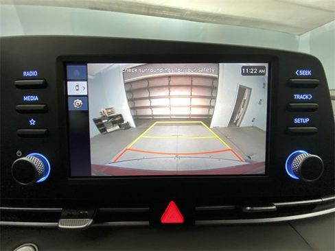 Used 2025 Hyundai Elantra Sport image 17