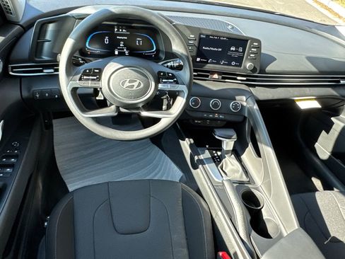 New 2026 Hyundai Elantra SE image 12