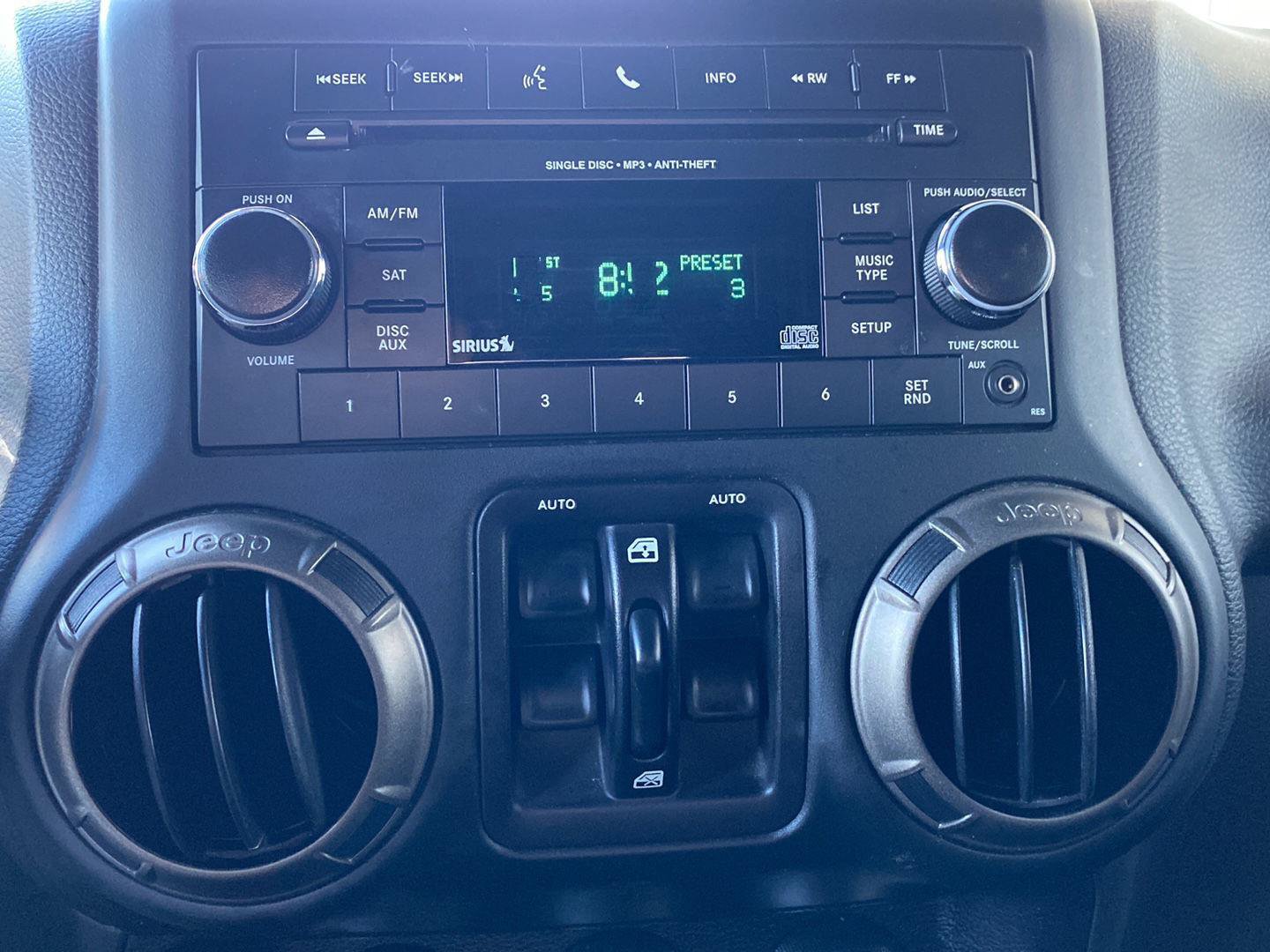 Used 2018 Jeep Wrangler Unlimited Sport AWD/4WD image 26