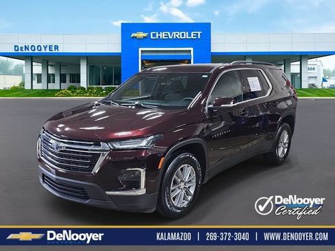 Used 2023 Chevrolet Traverse LT w/ LPO, Floor Liner Package FWD image 1