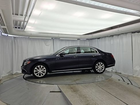 Used 2017 Mercedes-Benz E 300 4MATIC image 3