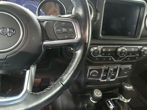 Used 2023 Jeep Wrangler Unlimited Sahara w/ Cold Weather Group image 16