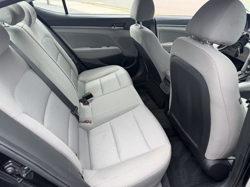 Used 2017 Hyundai Elantra SE FWD image 16