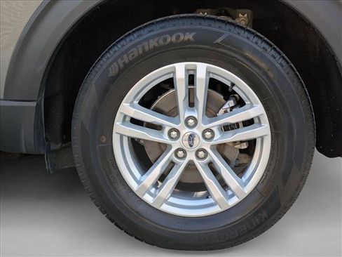 Used 2021 Ford Explorer XLT w/ Equipment Group 202A image 25