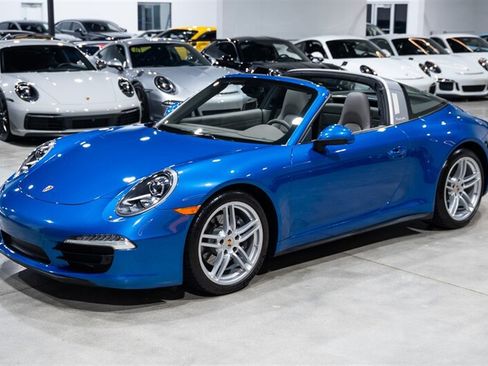 Used 2015 Porsche 911 Targa 4 AWD/4WD image 2