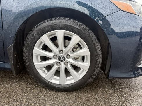 Used 2019 Toyota Camry LE image 4