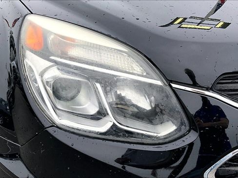 Used 2017 Chevrolet Equinox LS FWD image 26