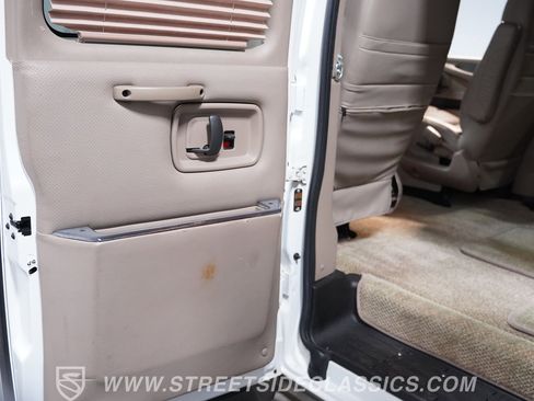 Used 2007 Chevrolet Express 1500 w/ Preferred Equipment Group RWD image 35
