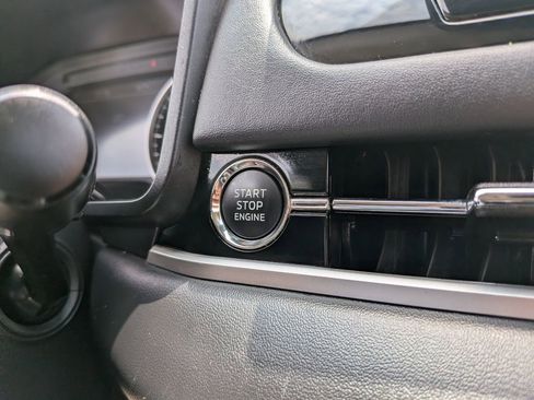 Used 2025 Mitsubishi Outlander SE FWD image 28