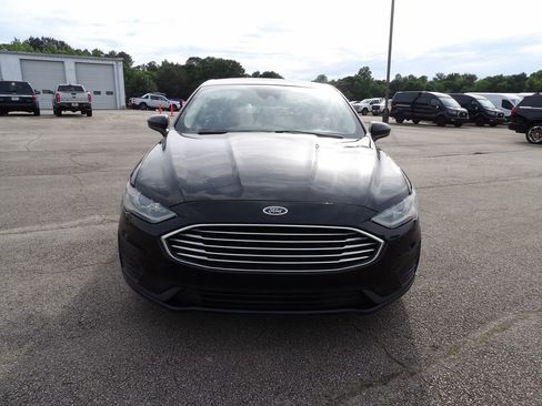 Used 2020 Ford Fusion SE FWD image 3