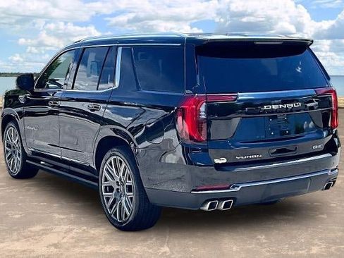Used 2025 GMC Yukon Denali Ultimate w/ LPO, Floor Liner Package AWD/4WD image 4