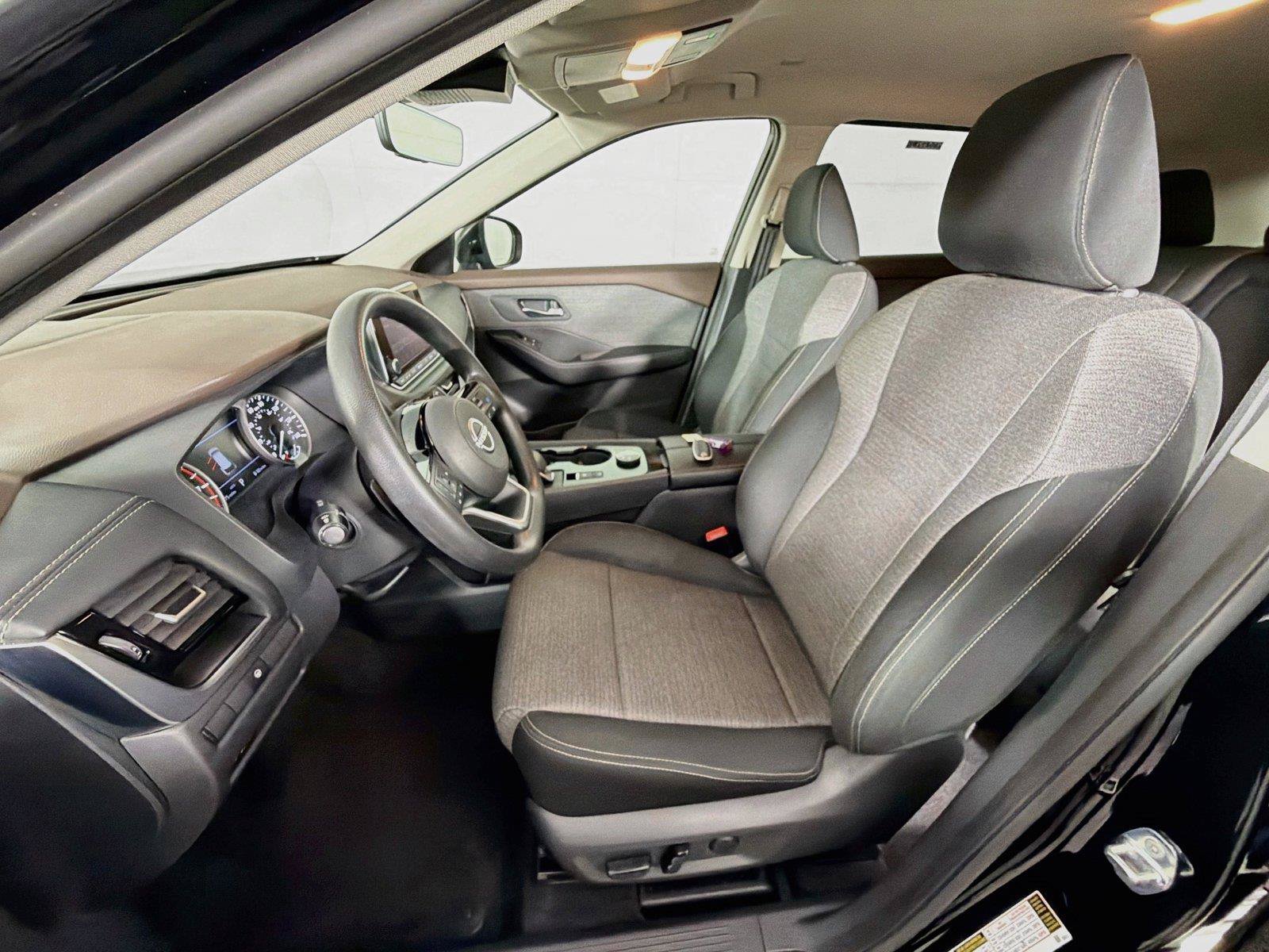Used 2023 Nissan Rogue SV AWD/4WD image 2