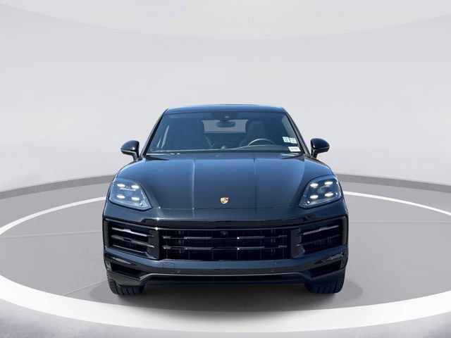 Used 2025 Porsche Cayenne Coupe AWD/4WD image 2