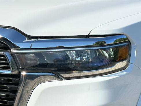 Used 2025 RAM 1500 Big Horn AWD/4WD image 4