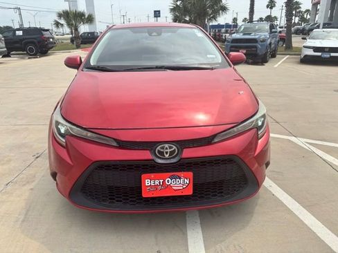 Used 2020 Toyota Corolla LE FWD image 2