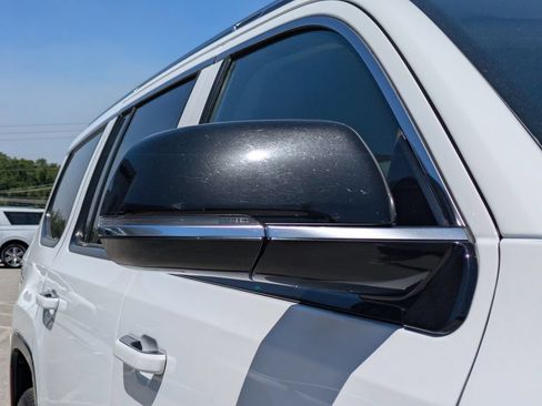 Used 2024 Jeep Wagoneer Series III AWD/4WD image 12
